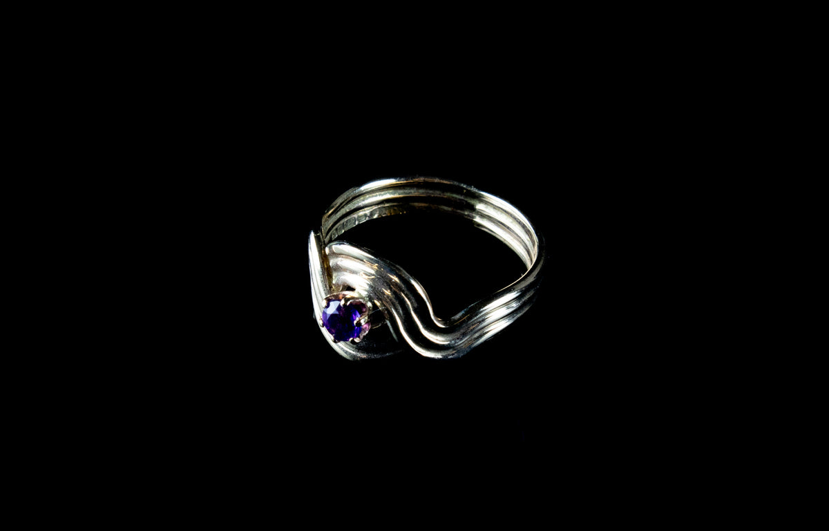 9ct Gold Amethyst Twist Design Ring