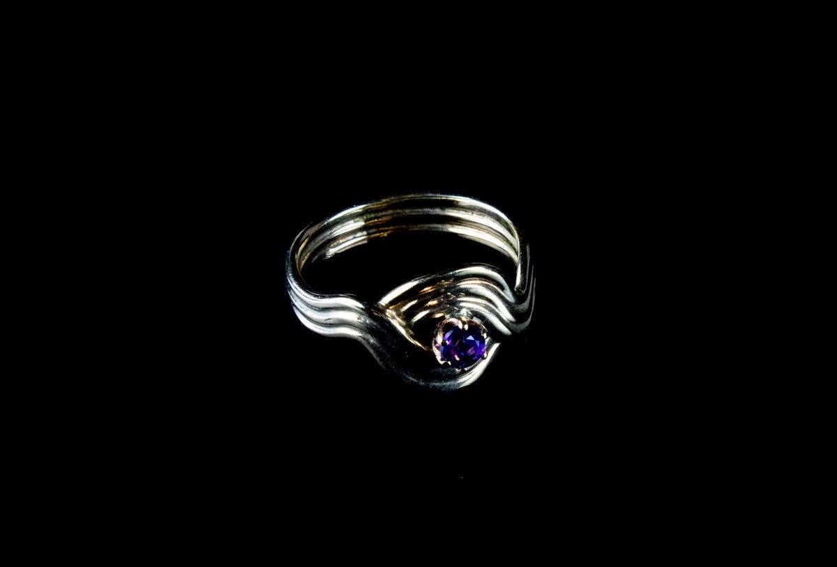 9ct Gold Amethyst Twist Design Ring