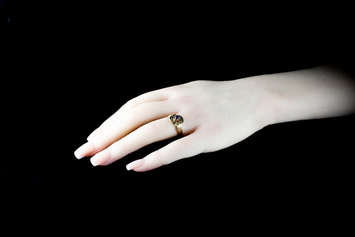 9ct Gold Amethyst Twist Design Ring