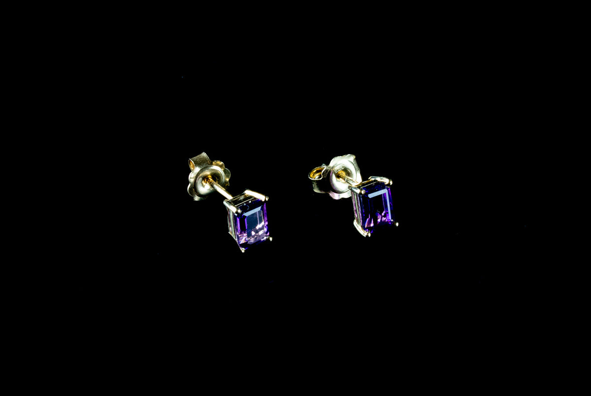 9ct Yellow Gold Emerald cut Amethyst Stud Earrings