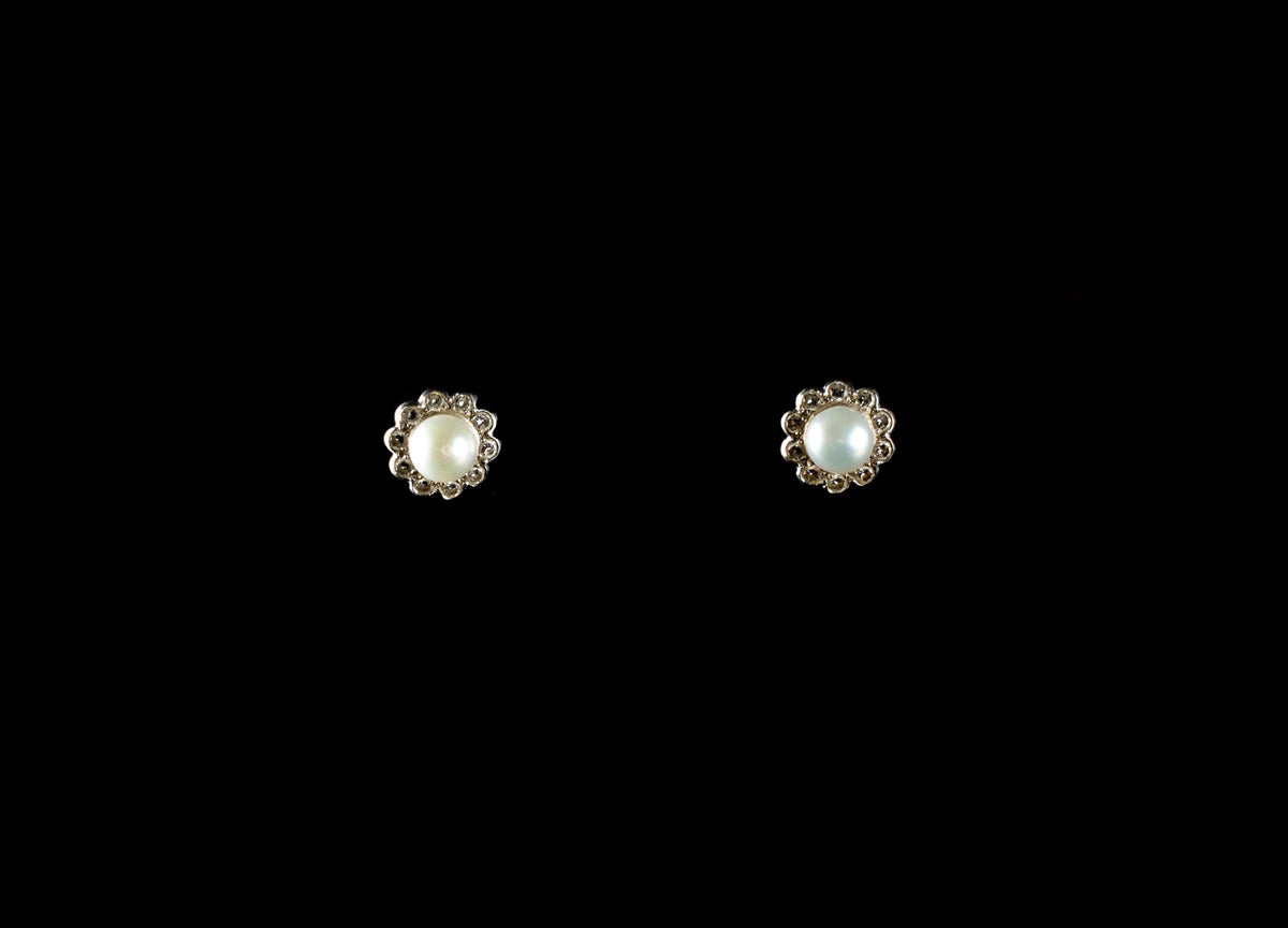 18ct White Gold Pearl and Diamond Cluster Stud Earrings
