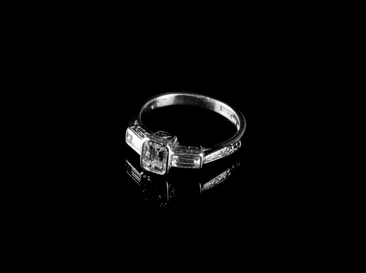 Platinum Three Stone 0.95ct Diamond Ring Set in Platinum