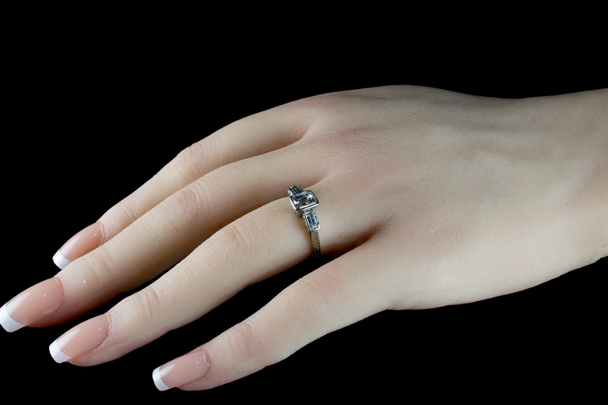 Platinum Three Stone 0.95ct Diamond Ring Set in Platinum