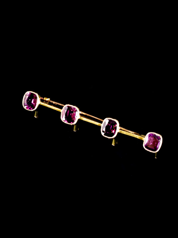 1920s 9ct Gold Almandine Garnet Bar Brooch