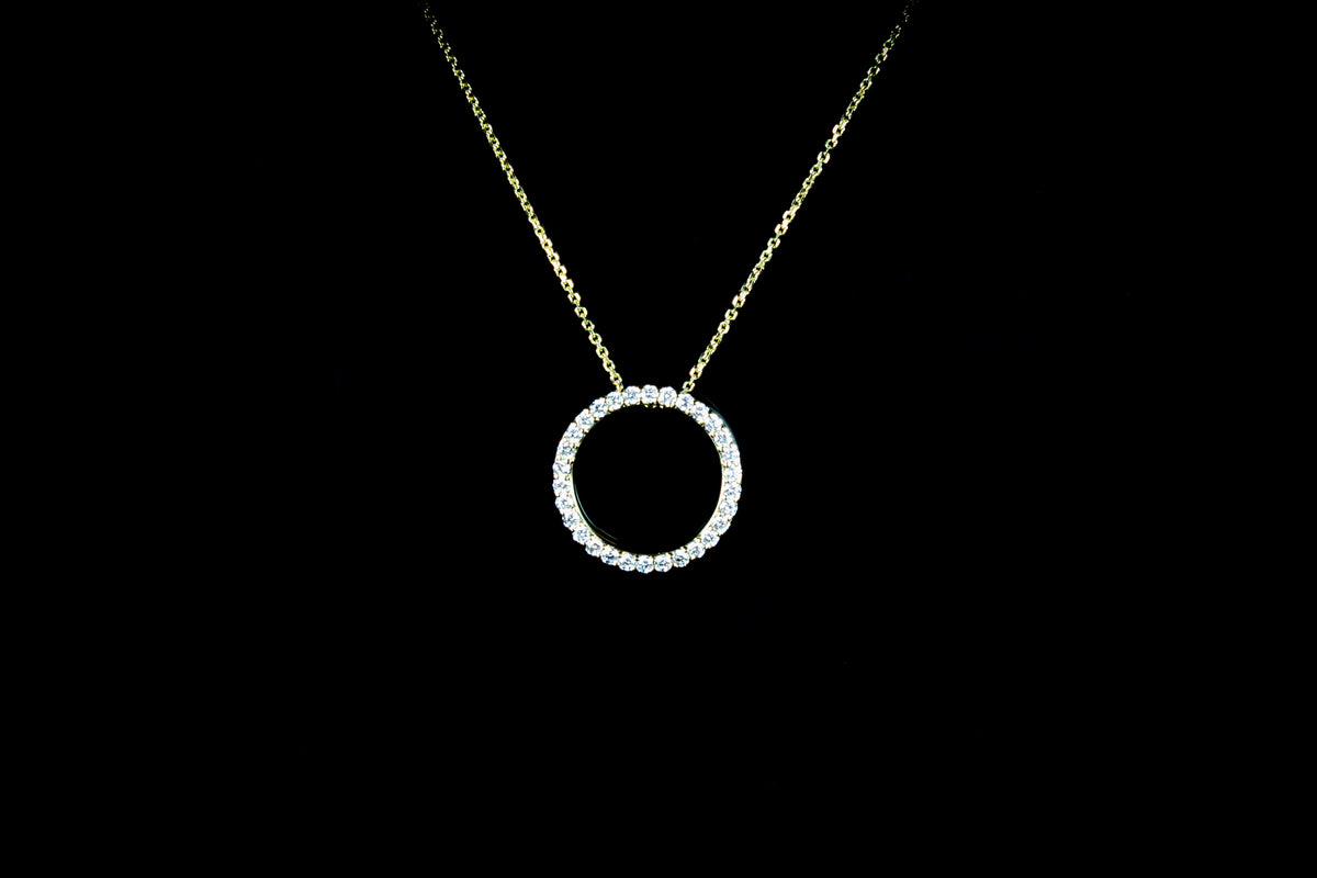 18ct Yellow Gold Diamond-Set Circle Pendant