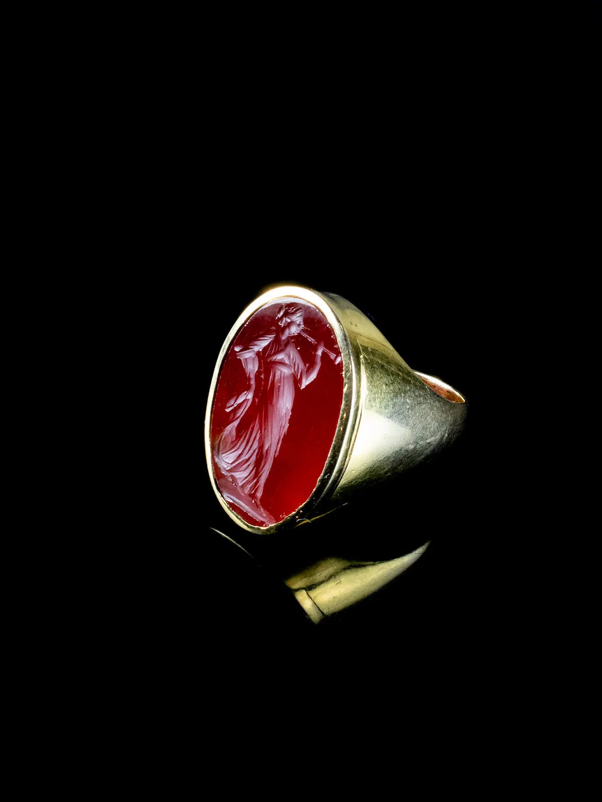 9ct Yellow Gold Carnelian Cameo Ring, London 1971