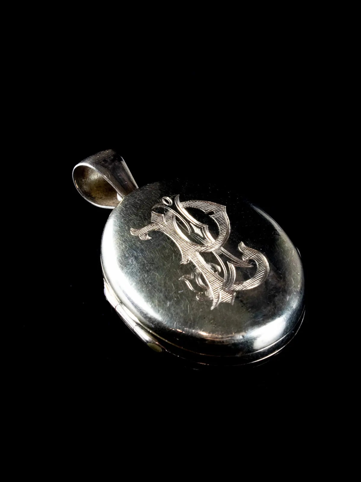 Antique 18ct Yellow Gold Engraved Locket, Circa 1900
