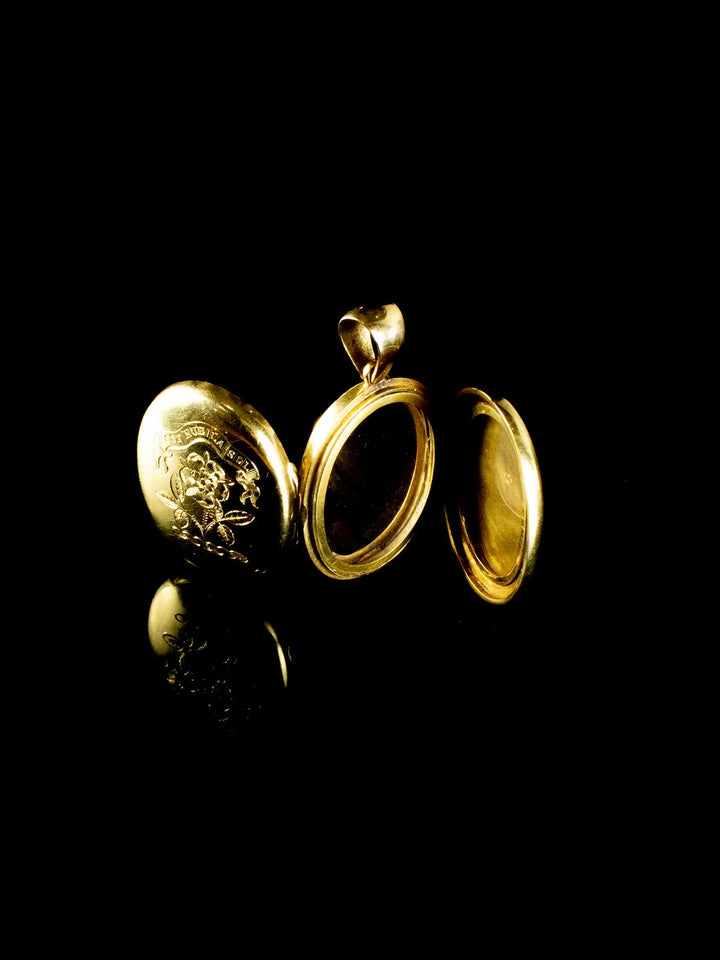 Antique 18ct Yellow Gold Engraved Locket, Circa 1900