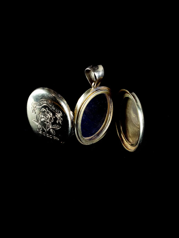 Antique 18ct Yellow Gold Engraved Locket, Circa 1900