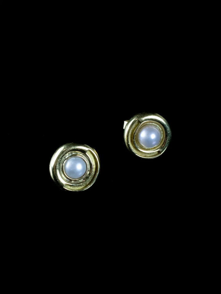 Vintage 18ct Gold and Pearl Stud Earrings