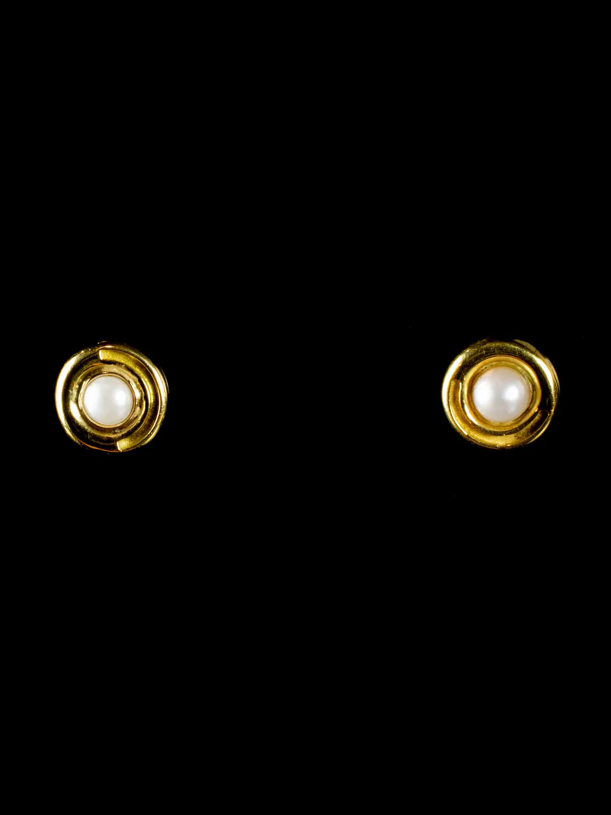 Vintage 18ct Gold and Pearl Stud Earrings