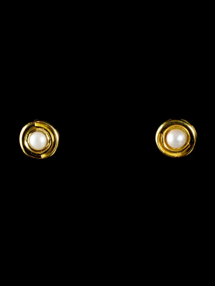 Vintage 18ct Gold and Pearl Stud Earrings