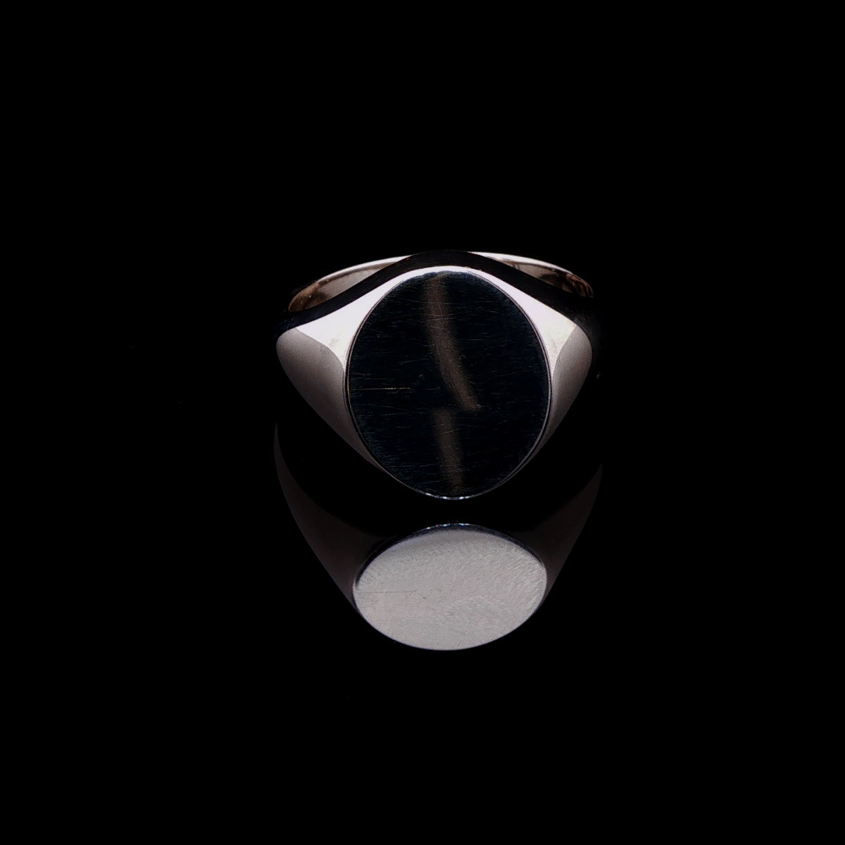 9ct Yellow Gold Oval Head Signet Ring ,10grams
