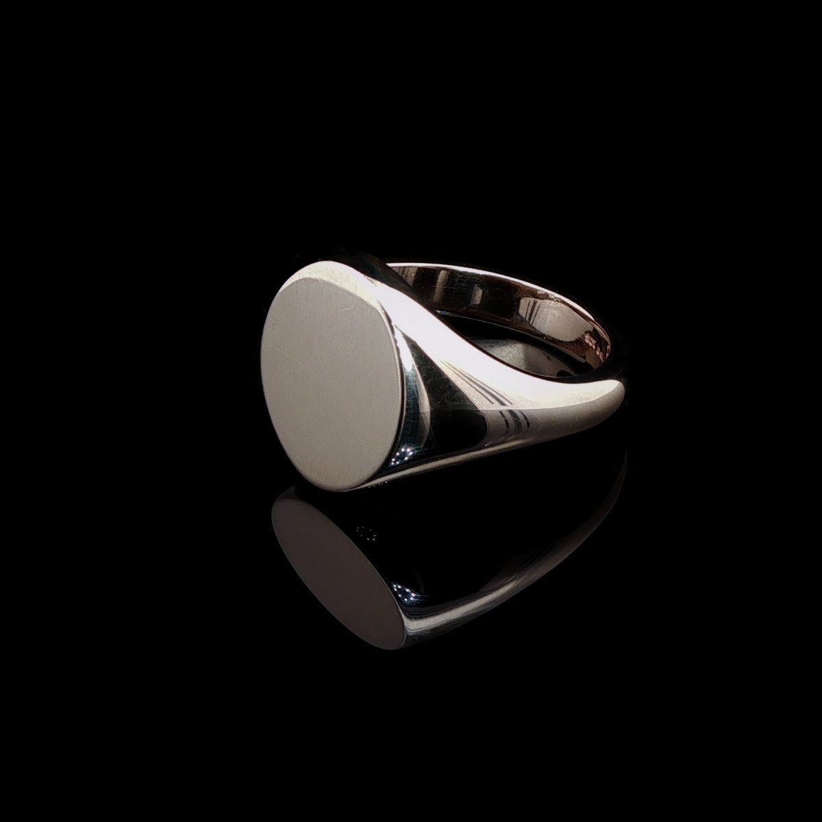 9ct Yellow Gold Oval Head Signet Ring ,10grams