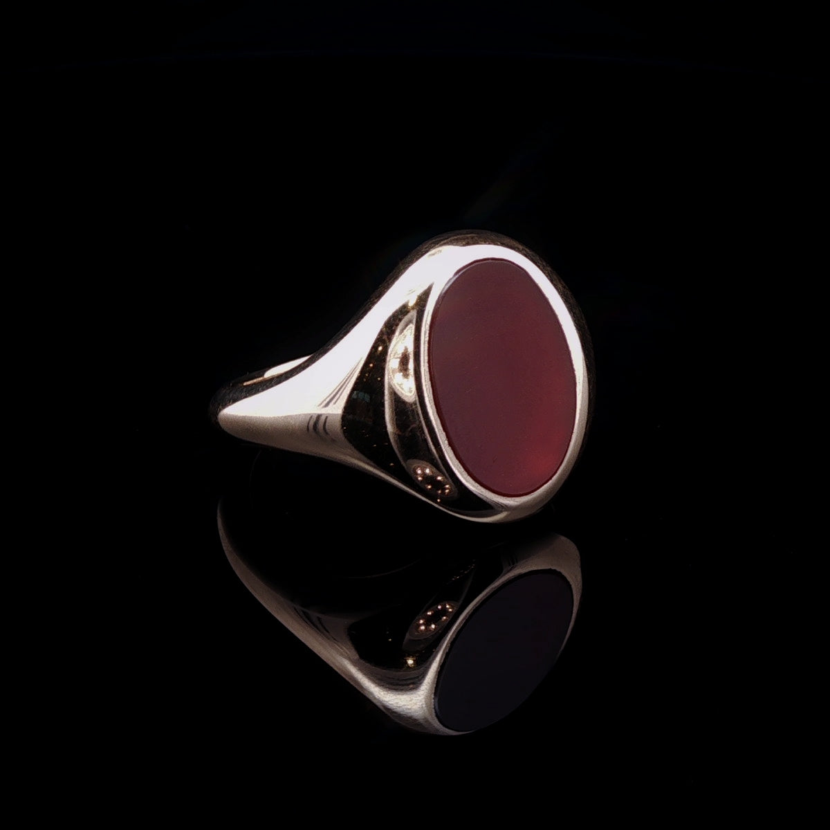 9ct Yellow Gold Oval Cornelian Stone Signet Ring, 9.2g
