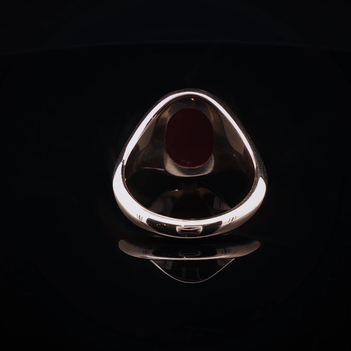 9ct Yellow Gold Oval Cornelian Stone Signet Ring, 9.2g
