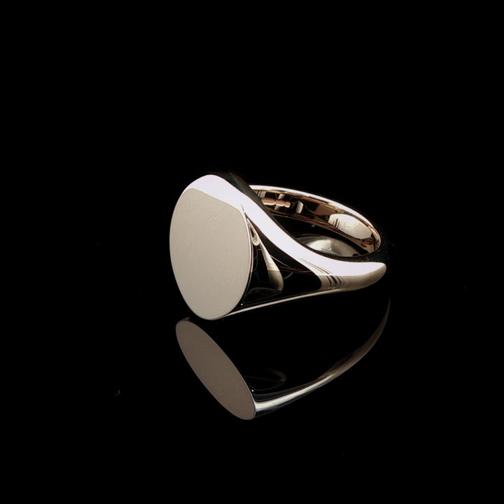 9ct Yellow Gold Oval Signet Ring, 10g