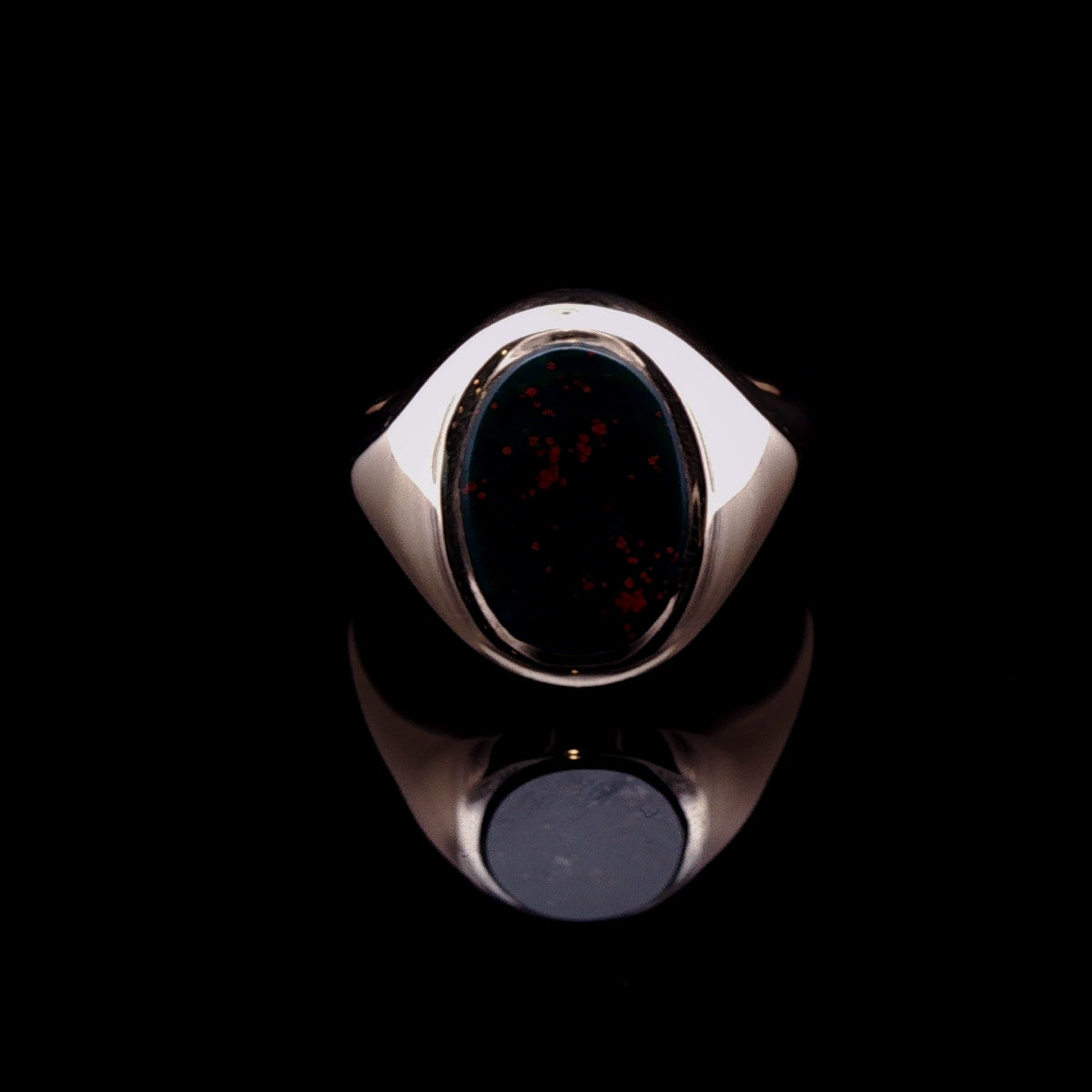 9ct Yellow Gold Oval Bloodstone Signet Ring, 9.4g