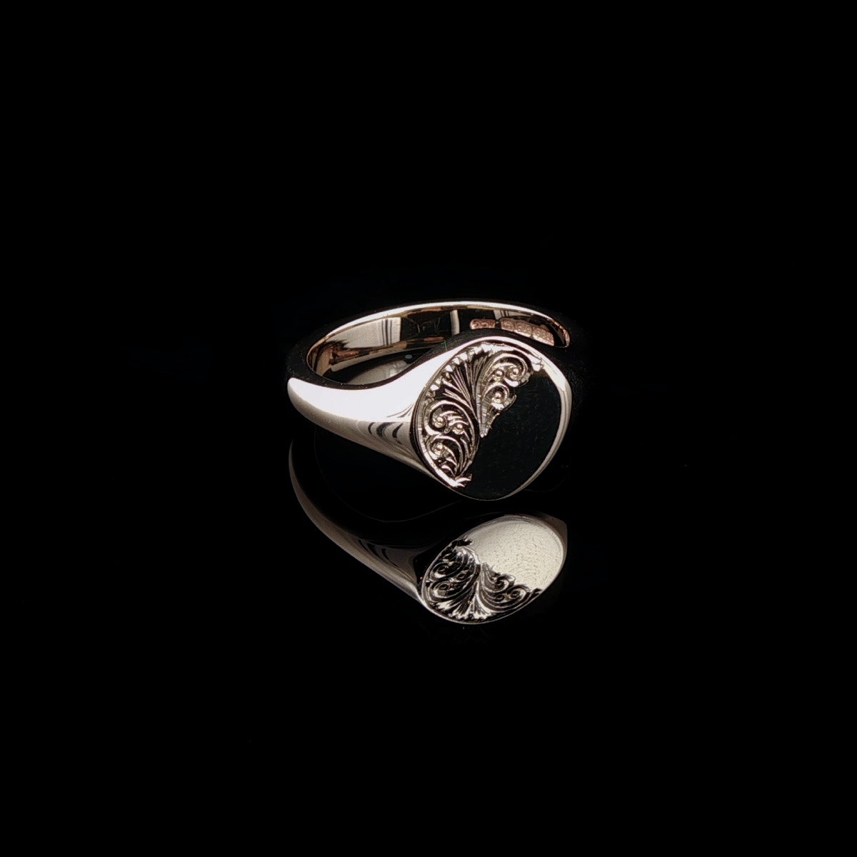 9ct Yellow Gold Engraved Oval Signet Ring, 4.6g