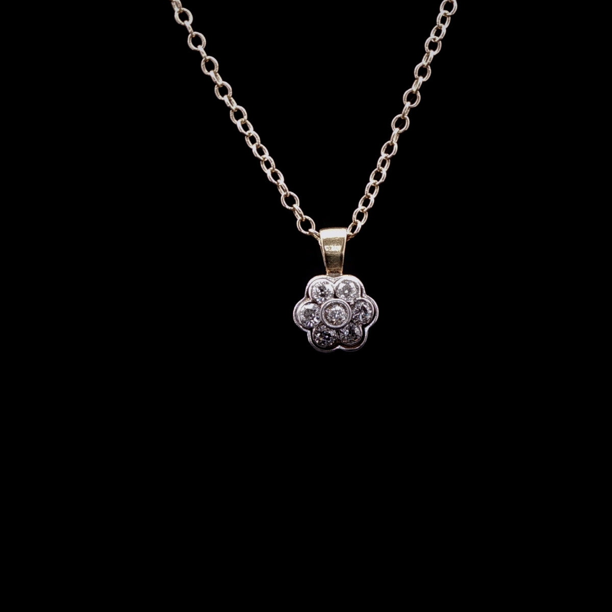Vintage 18ct Gold Seven Diamond Daisy Cluster Pendant