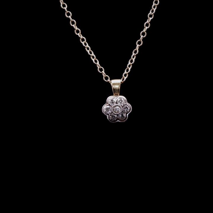 Vintage 18ct Gold Seven Diamond Daisy Cluster Pendant