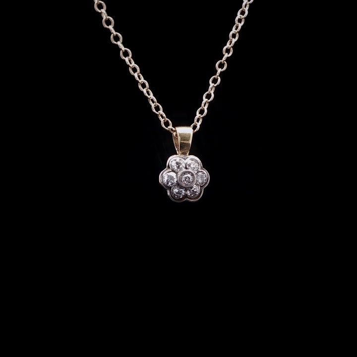 Vintage 18ct Gold Seven Diamond Daisy Cluster Pendant