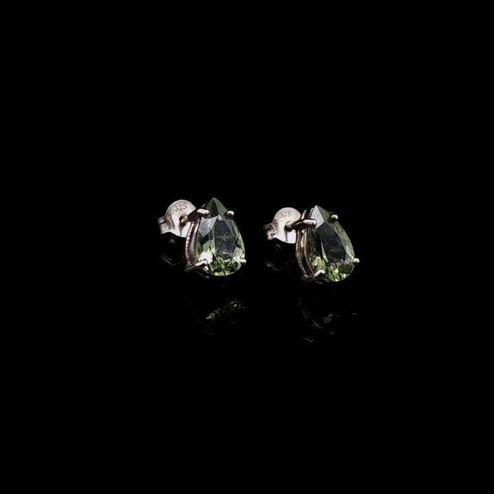 9ct Yellow Gold Pear Shaped Peridot Stud Earrings