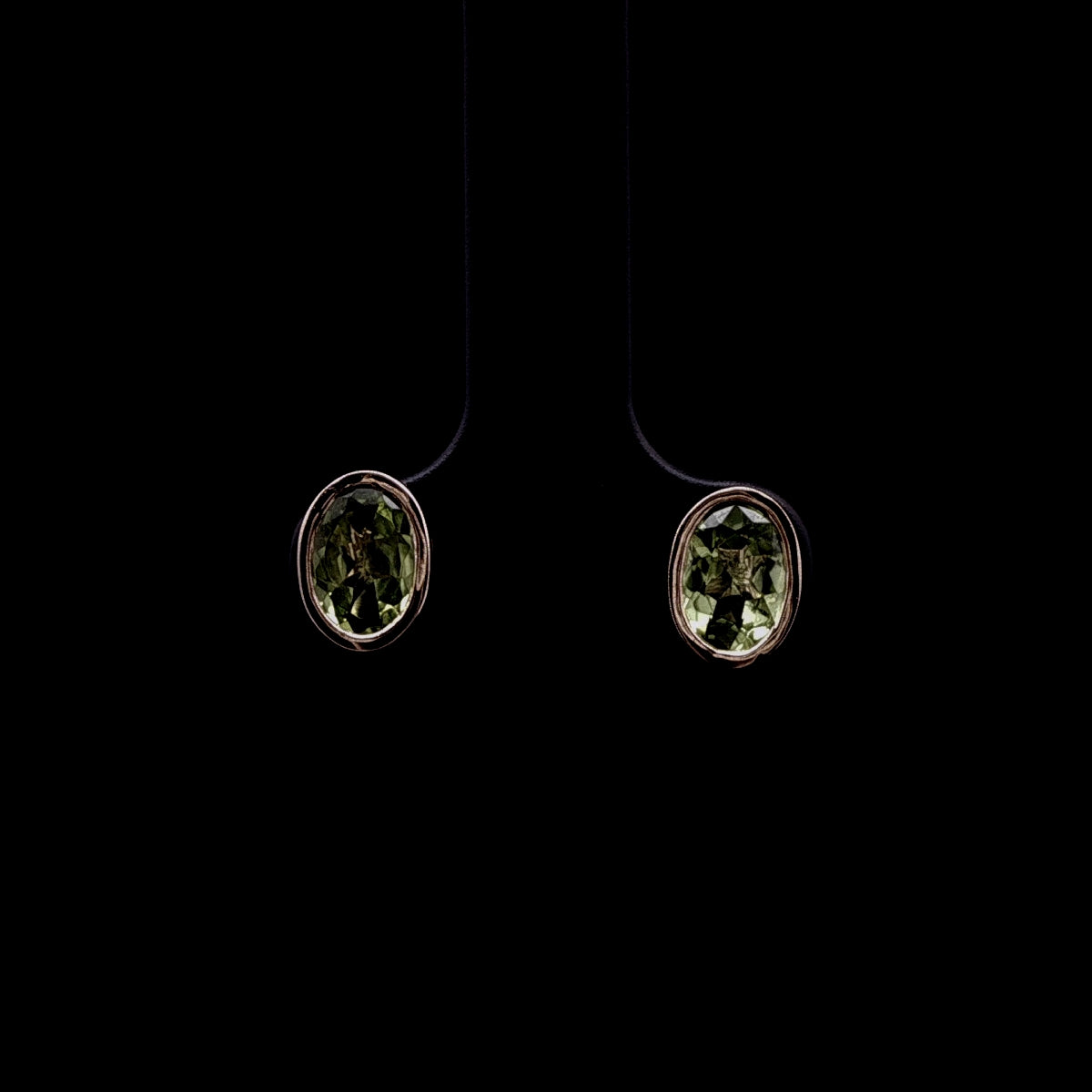 Vintage 9ct Yellow Gold Oval Peridot Stud Earrings