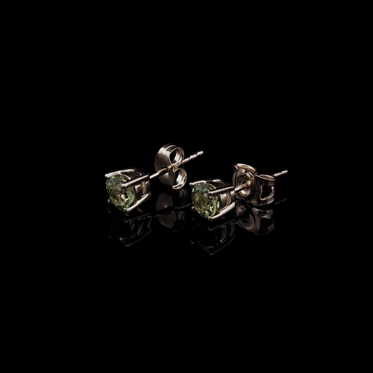 9ct Yellow Gold Round Peridot Claw Set Stud Earrings