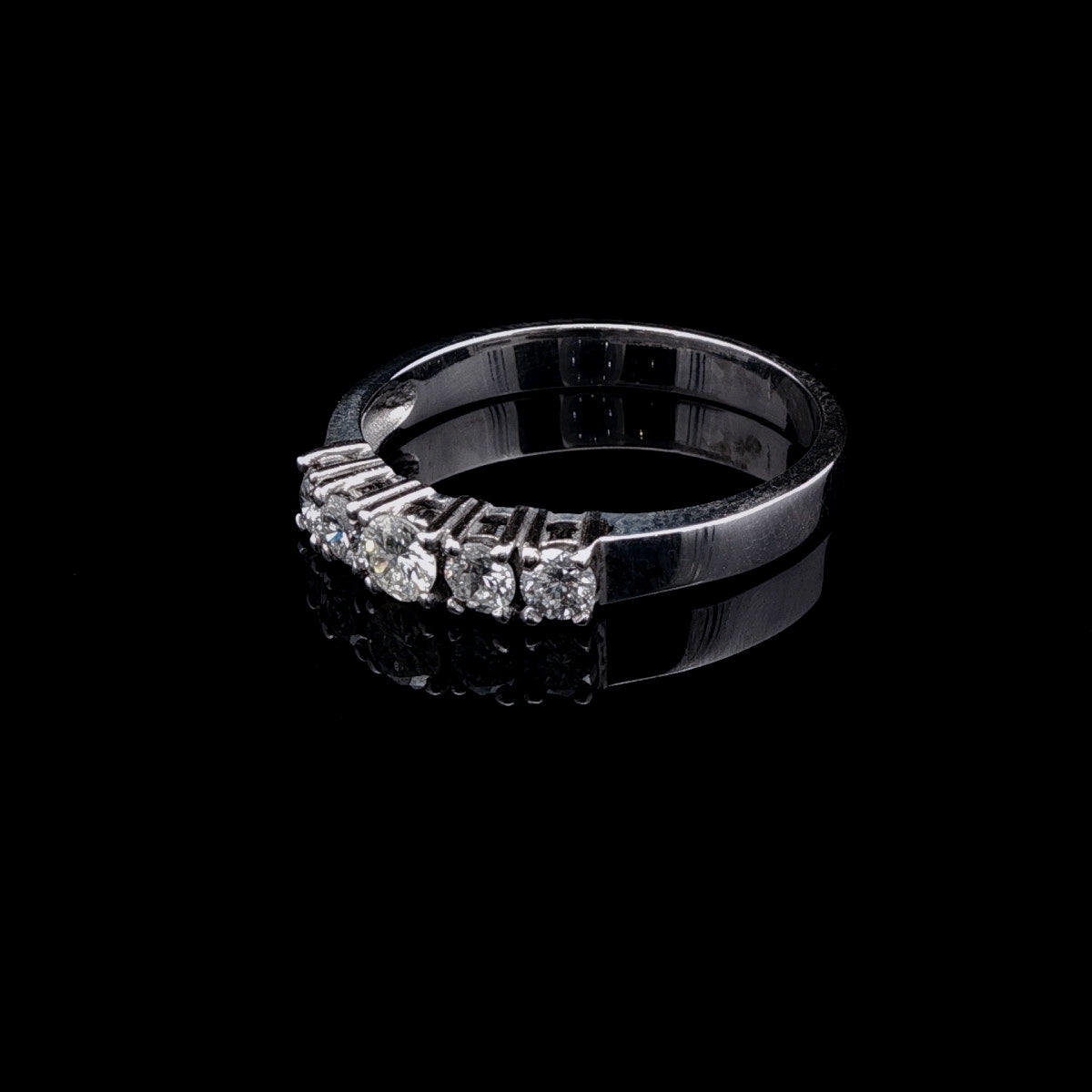 18ct White Gold Five Stone Brilliant Cut Diamond Ring