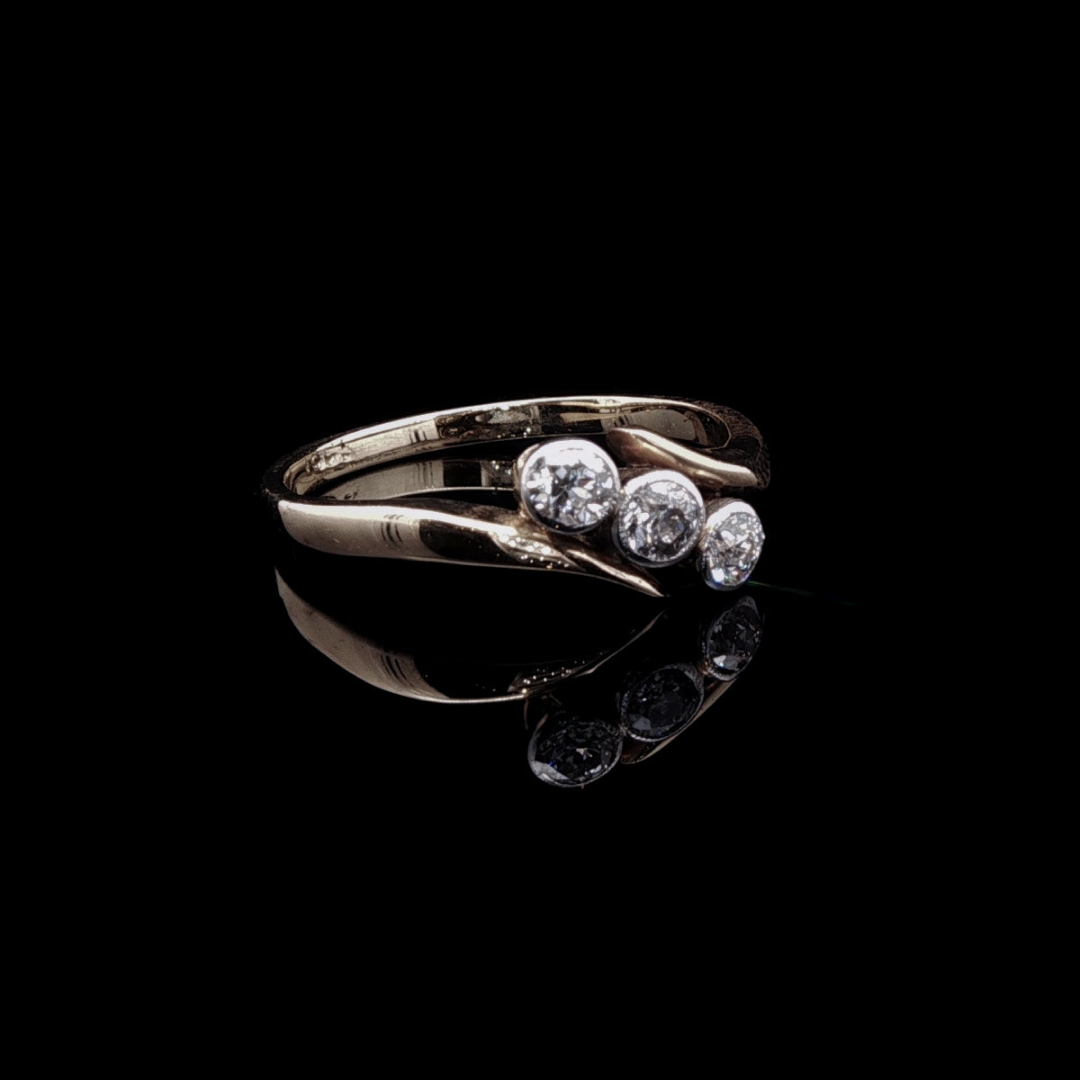 18ct Gold Three Stone Old Cut Diamond Twist Ring