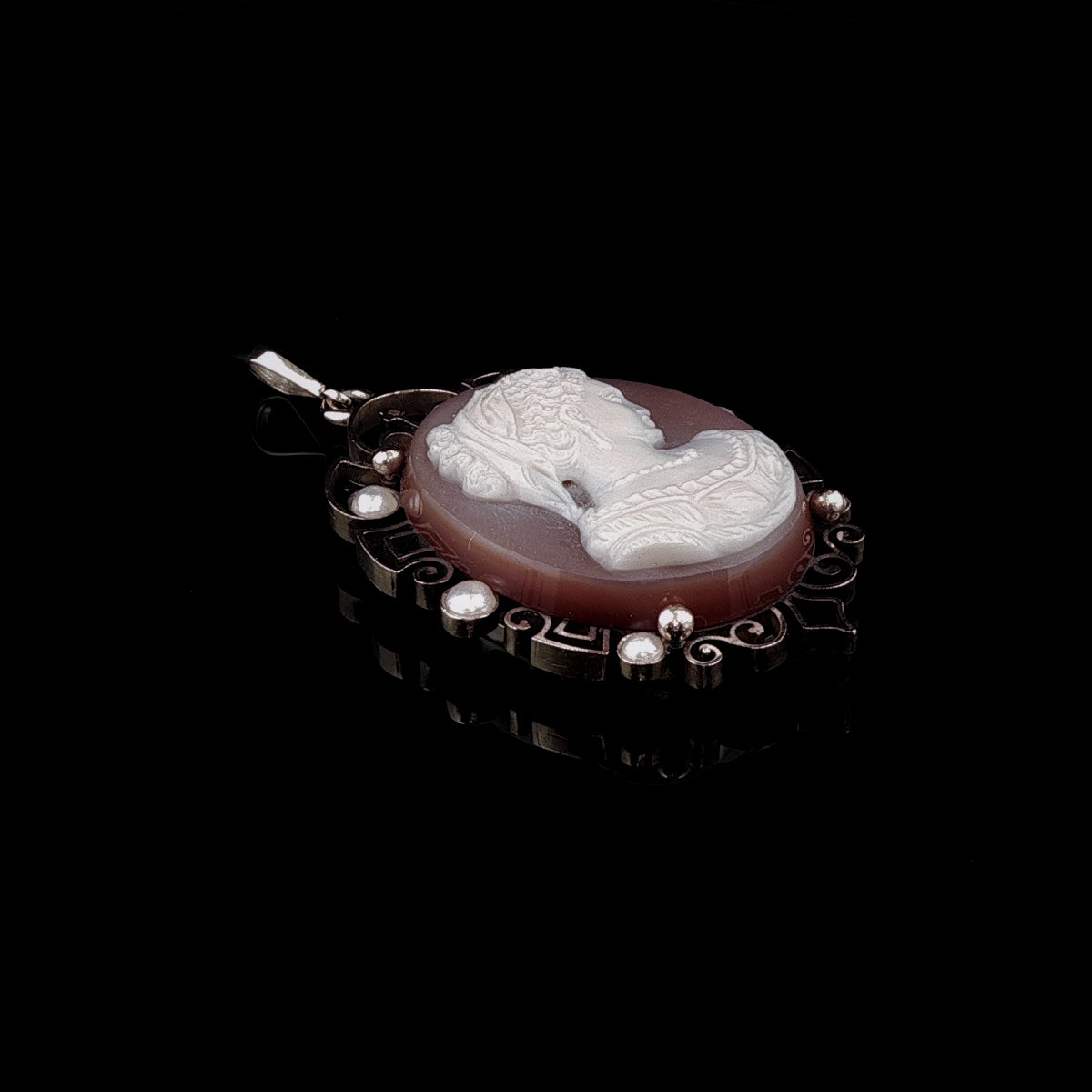 Antique Victorian Sardonyx Cameo Pendant with Seed Pearls in 9ct Yellow Gold, Circa 1890, in Original J. J. Durrant Box