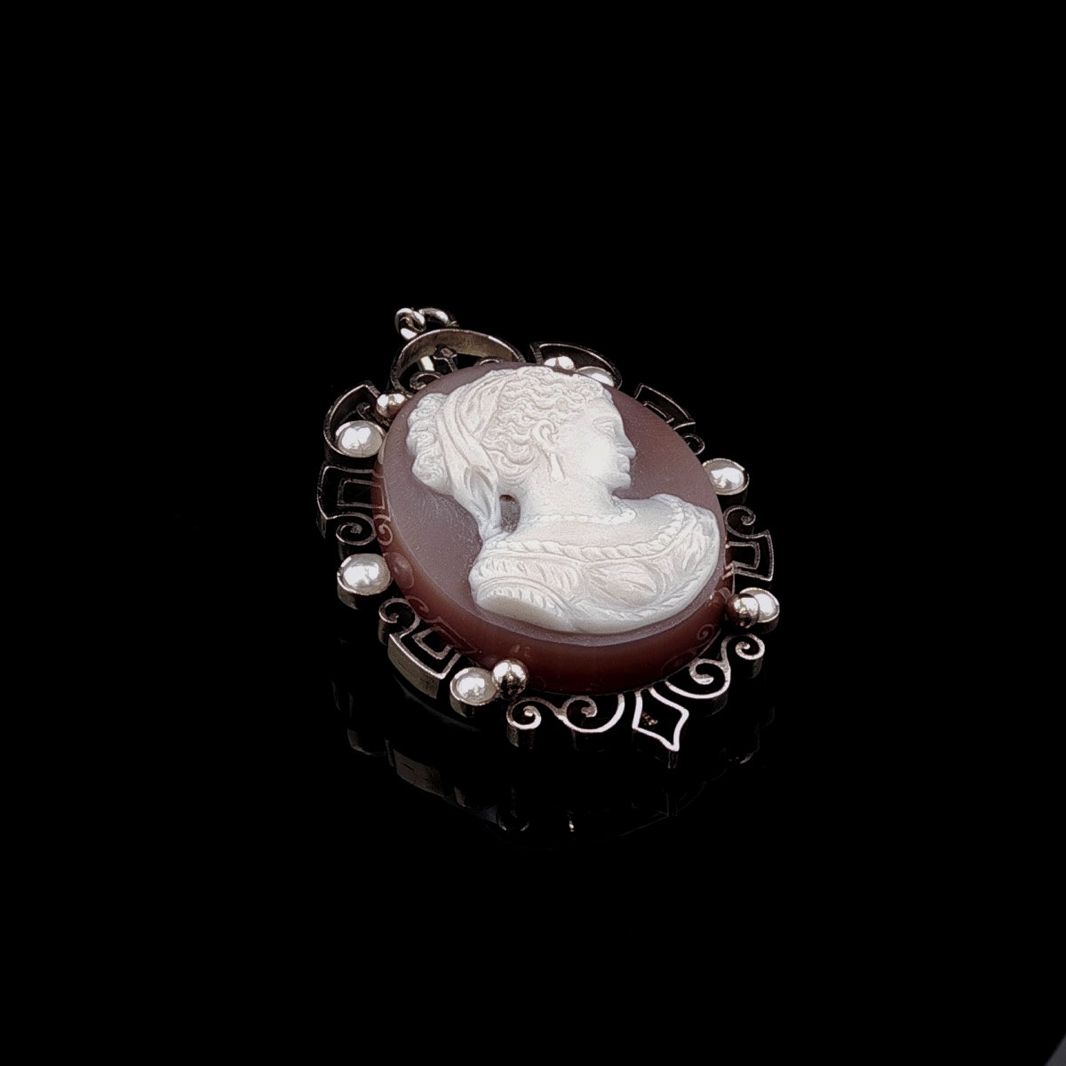 Antique Victorian Sardonyx Cameo Pendant with Seed Pearls in 9ct Yellow Gold, Circa 1890, in Original J. J. Durrant Box