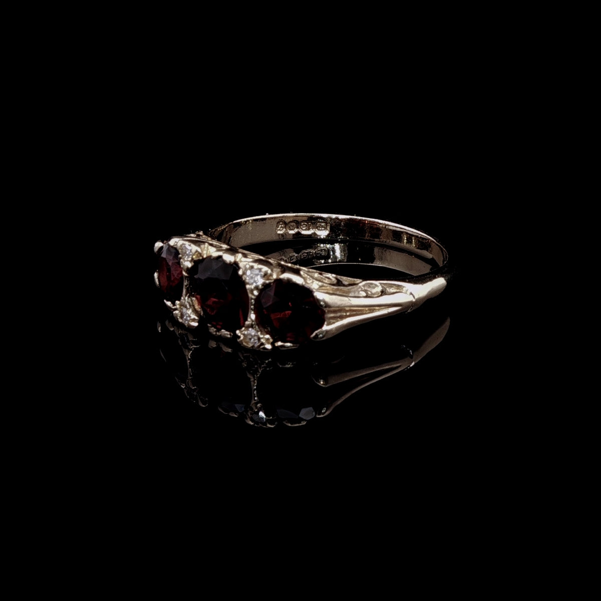 Antique 18ct Yellow Gold Seven Stone Garnet and Diamond Ring with Carved Gallery