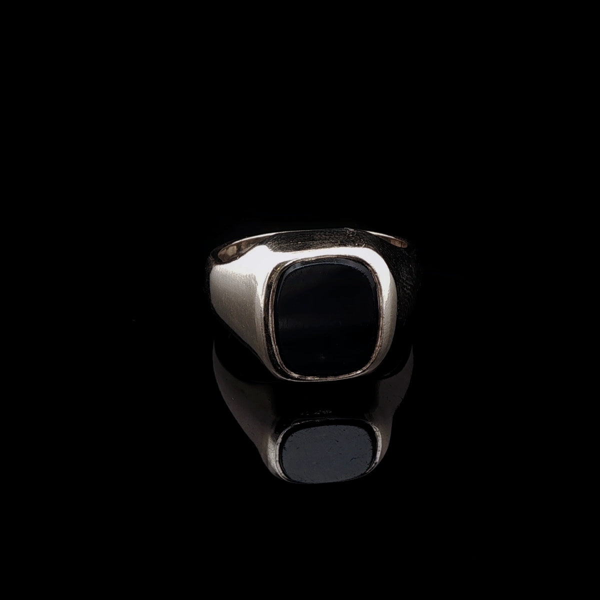 Vintage 9ct Yellow Gold Black Onyx Signet Ring, 10.01g
