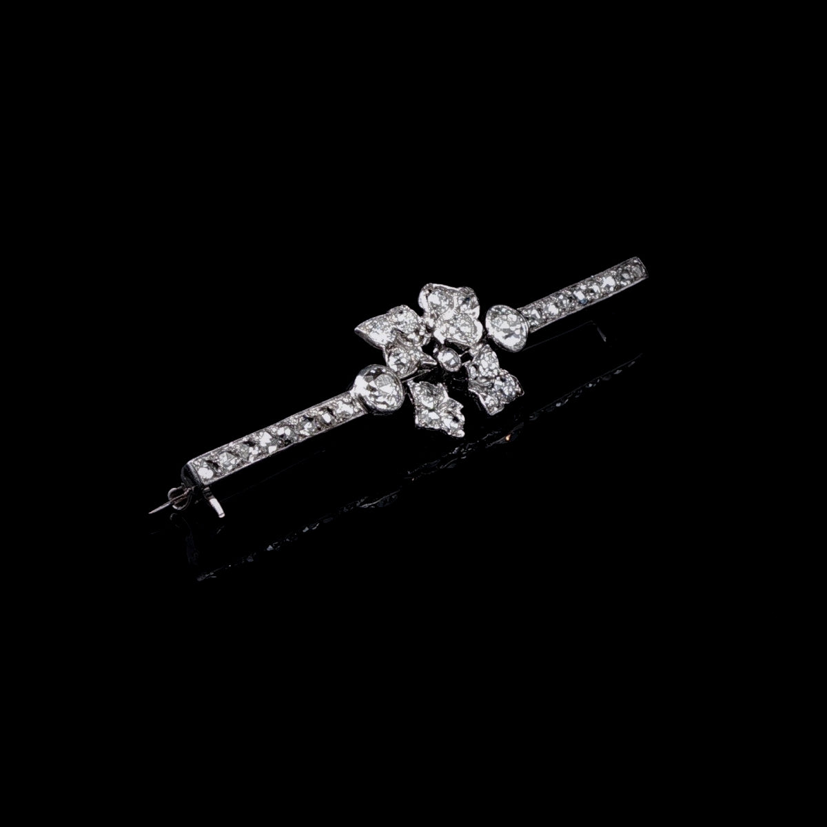 18ct Gold Old Cut Diamond Bar Brooch
