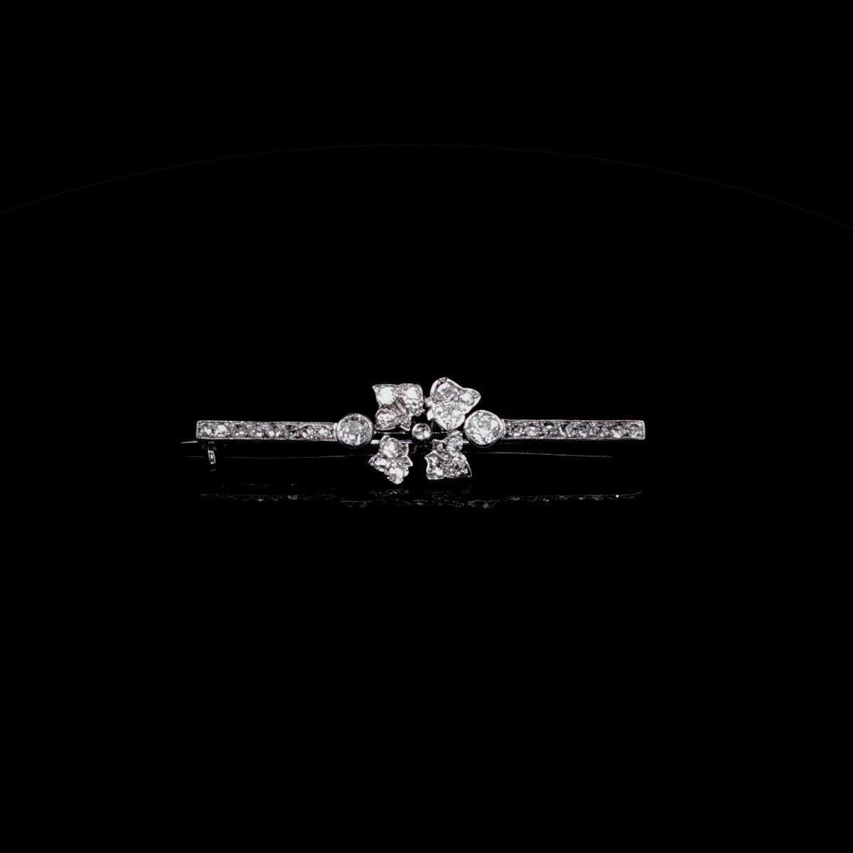 18ct Gold Old Cut Diamond Bar Brooch