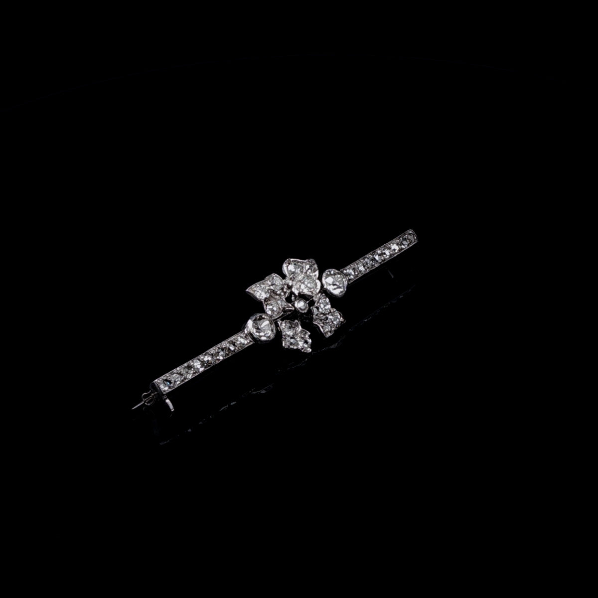 18ct Gold Old Cut Diamond Bar Brooch