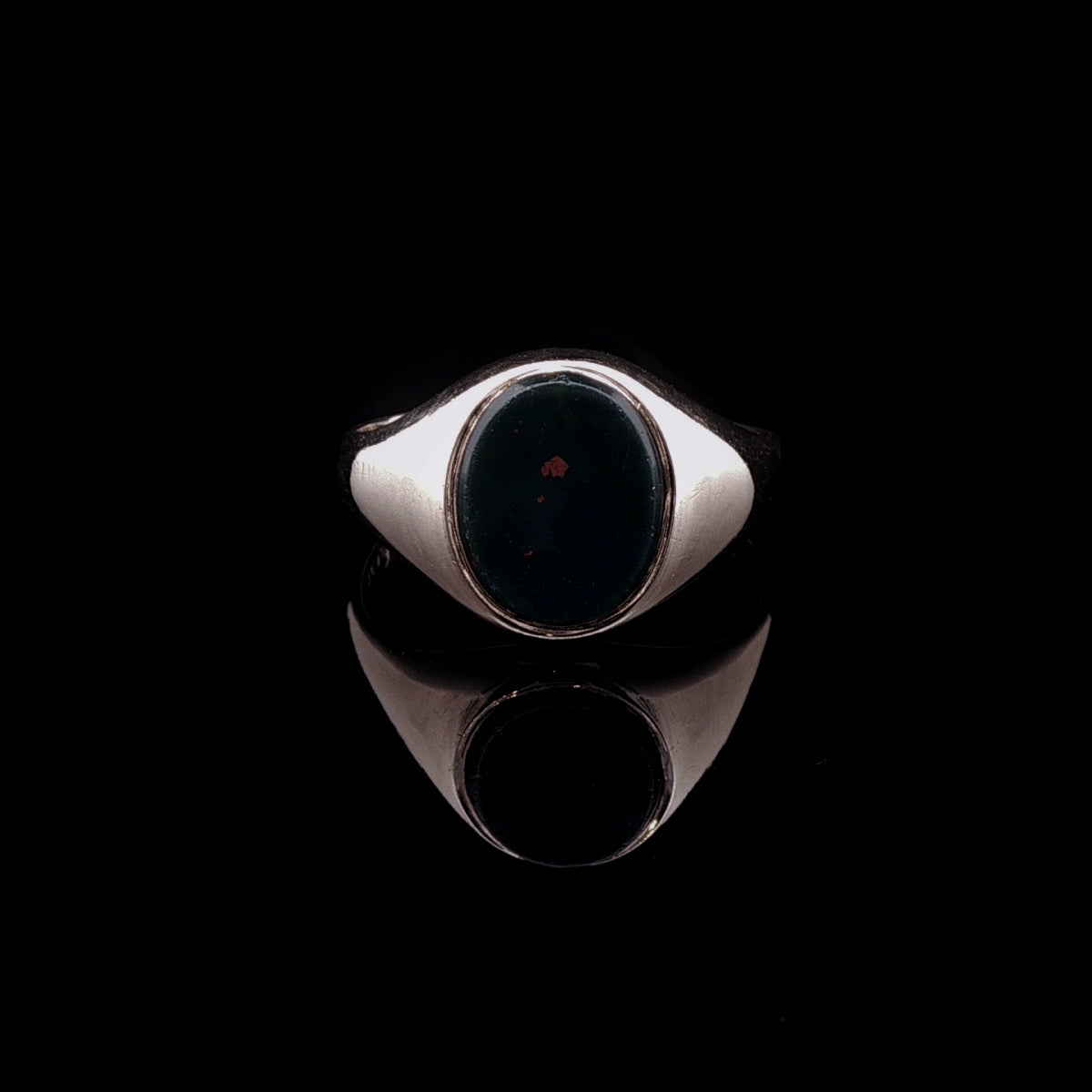 9ct Yellow Gold Oval Bloodstone Signet Ring