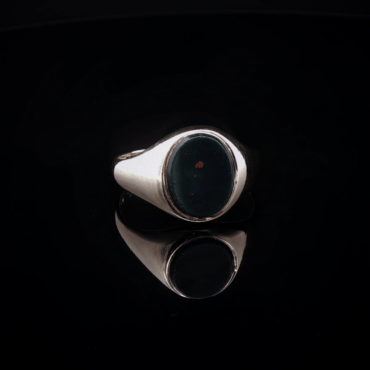 9ct Yellow Gold Oval Bloodstone Signet Ring