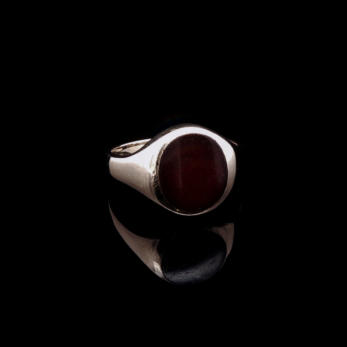9ct Yellow Gold Oval Carnelian Signet Ring, London 1961