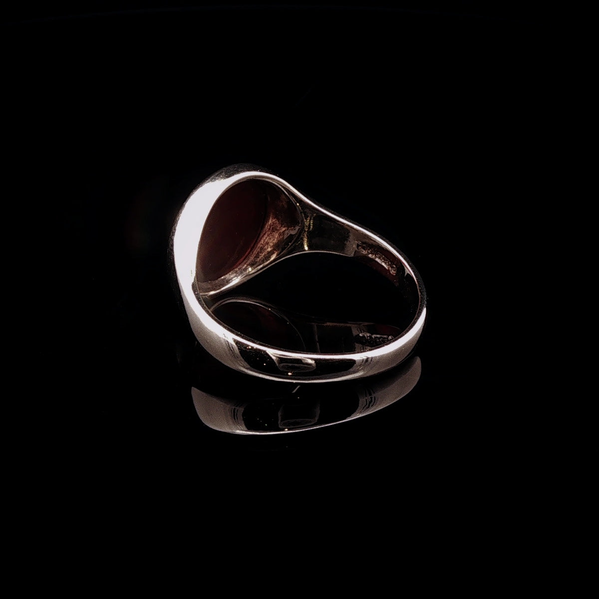 9ct Yellow Gold Oval Carnelian Signet Ring, London 1961