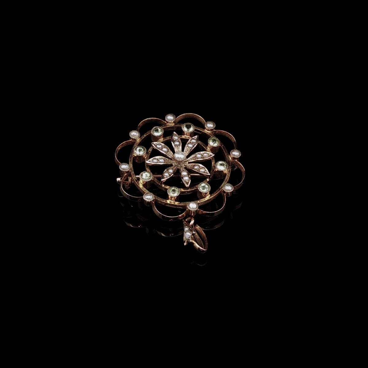 Edwardian 9ct Gold Peridot and Seed Pearl Openwork Circular Brooch / Pendant, Circa 1910