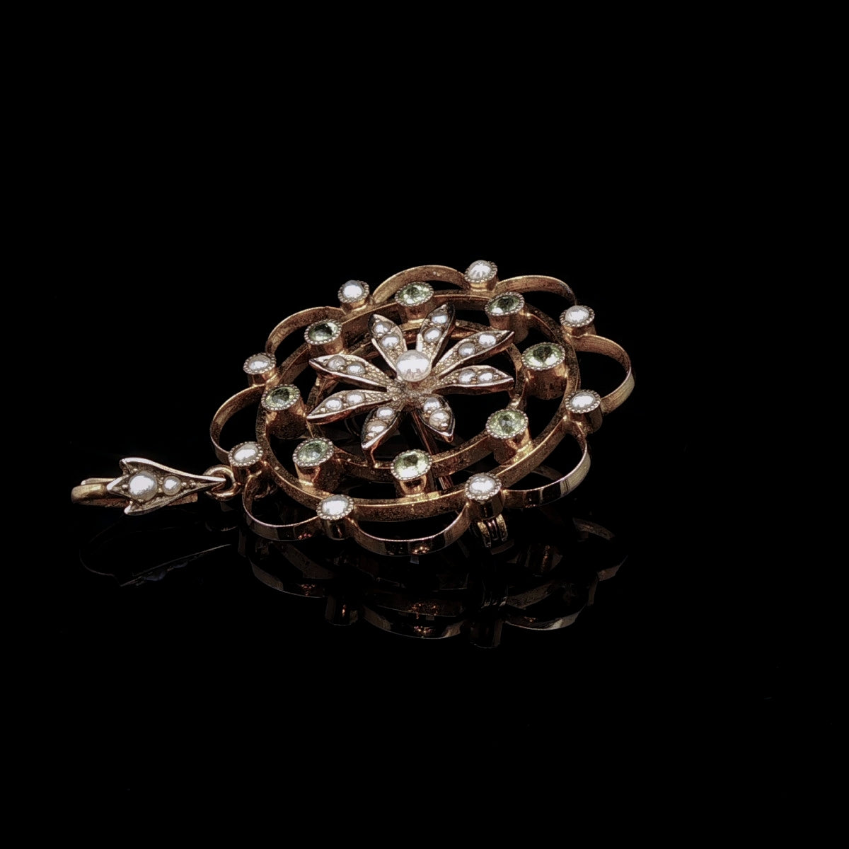 Edwardian 9ct Gold Peridot and Seed Pearl Openwork Circular Brooch / Pendant, Circa 1910