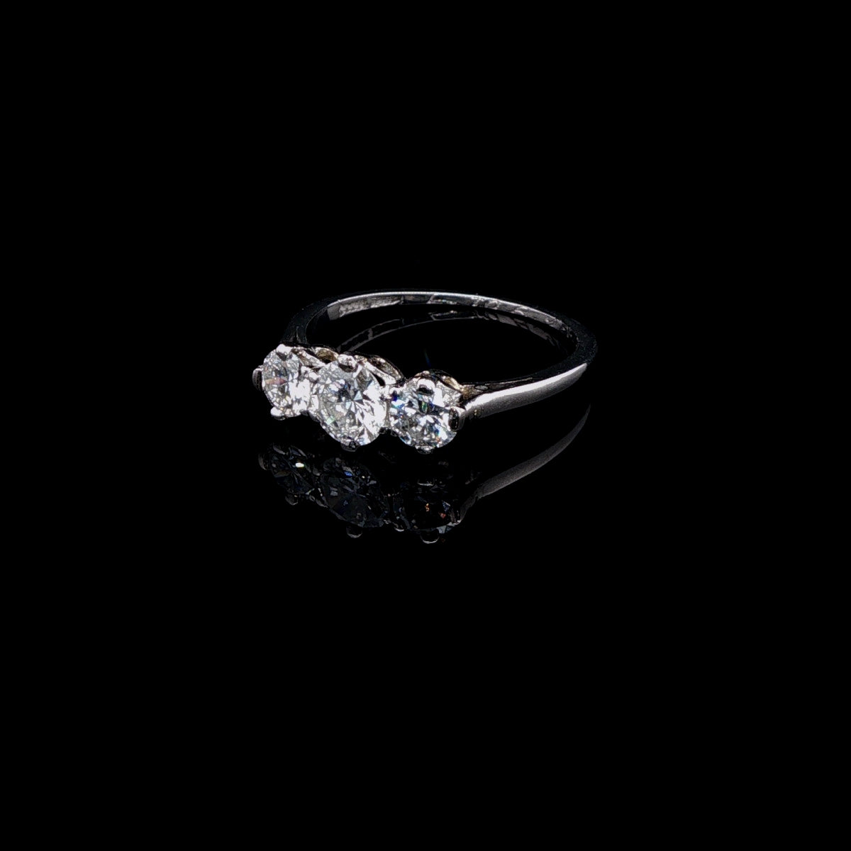 1940s 18ct Gold Three Stone Old Cut 0.90ct Diamond Ring