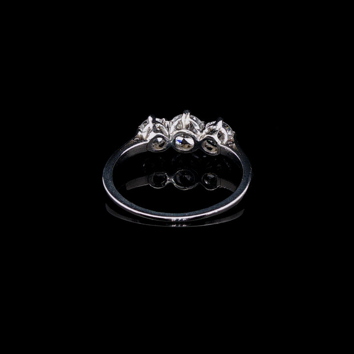1940s 18ct Gold Three Stone Old Cut 0.90ct Diamond Ring