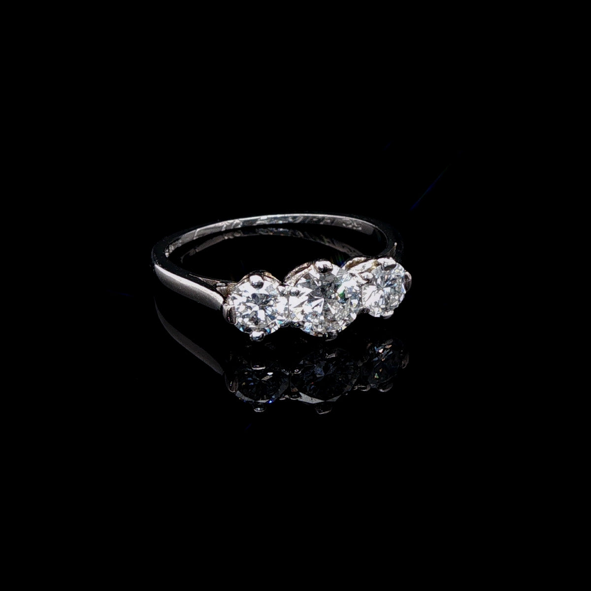 1940s 18ct Gold Three Stone Old Cut 0.90ct Diamond Ring