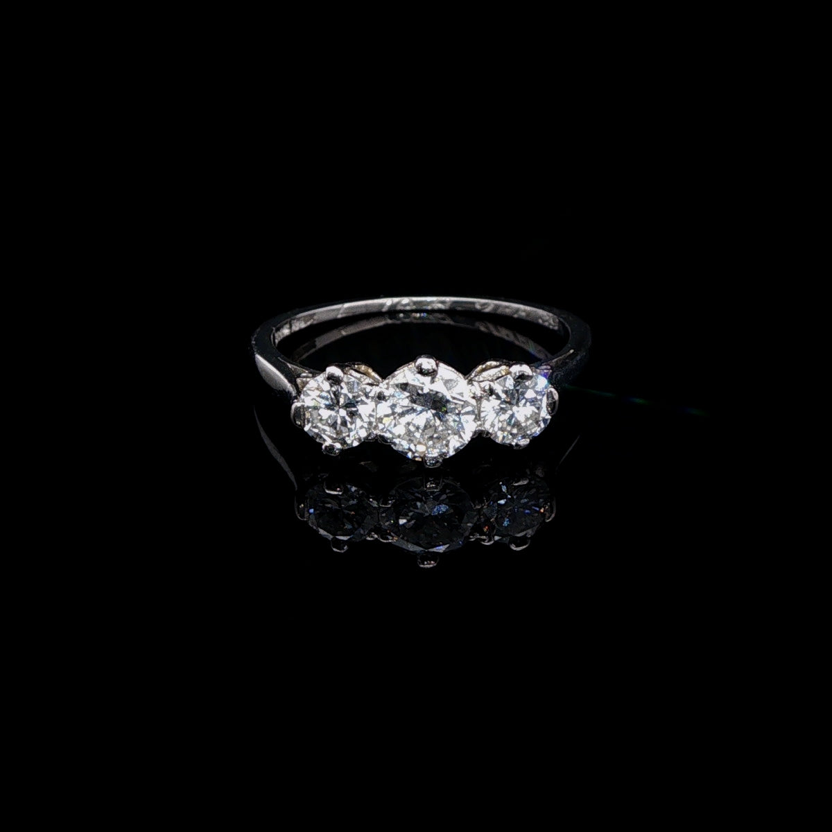1940s 18ct Gold Three Stone Old Cut 0.90ct Diamond Ring
