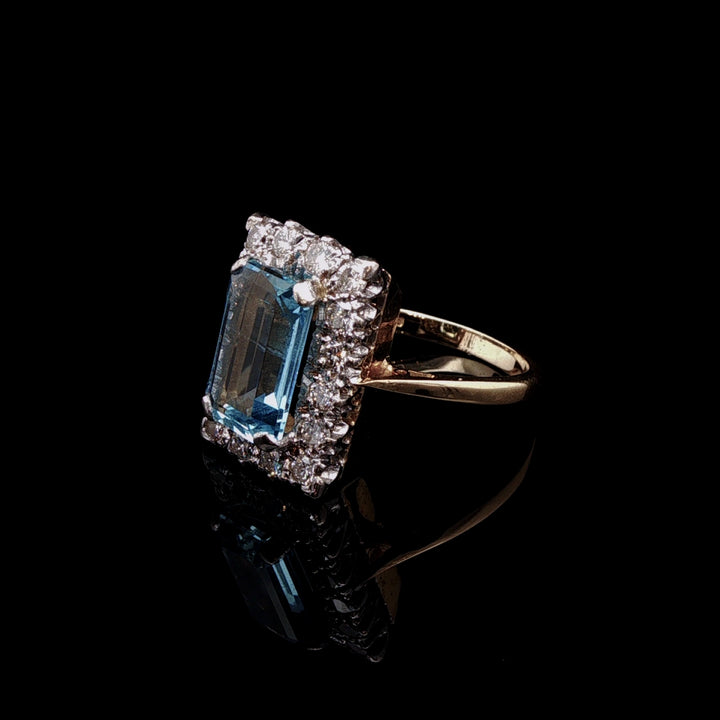 Vintage 18ct Gold Emerald Cut Aquamarine and Diamond Cocktail Ring