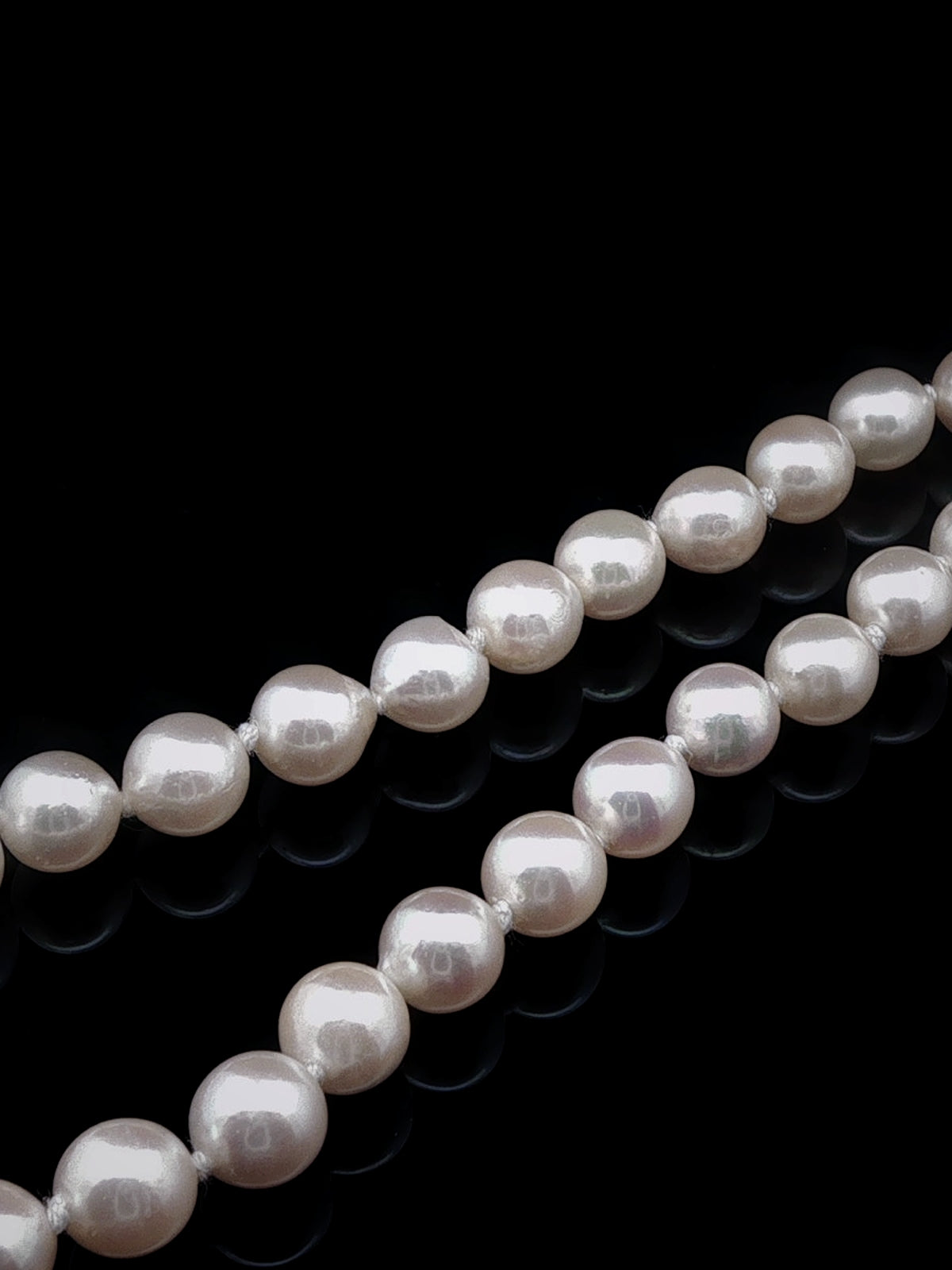 Graduated Akoya Pearl Necklace with 9ct Yellow Gold Pearl Clasp